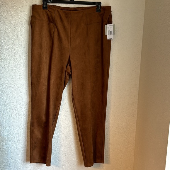 John Mark
Plus Size Faux Suede Flat Front Slim Straight Pull-On Pants - Picture 4 of 8